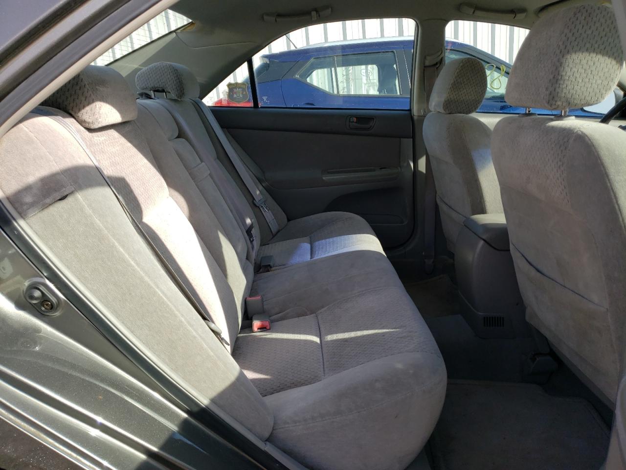 Photo 6 from auction – 2002 TOYOTA CAMRY LE with VIN 4T1BE32K82U633668