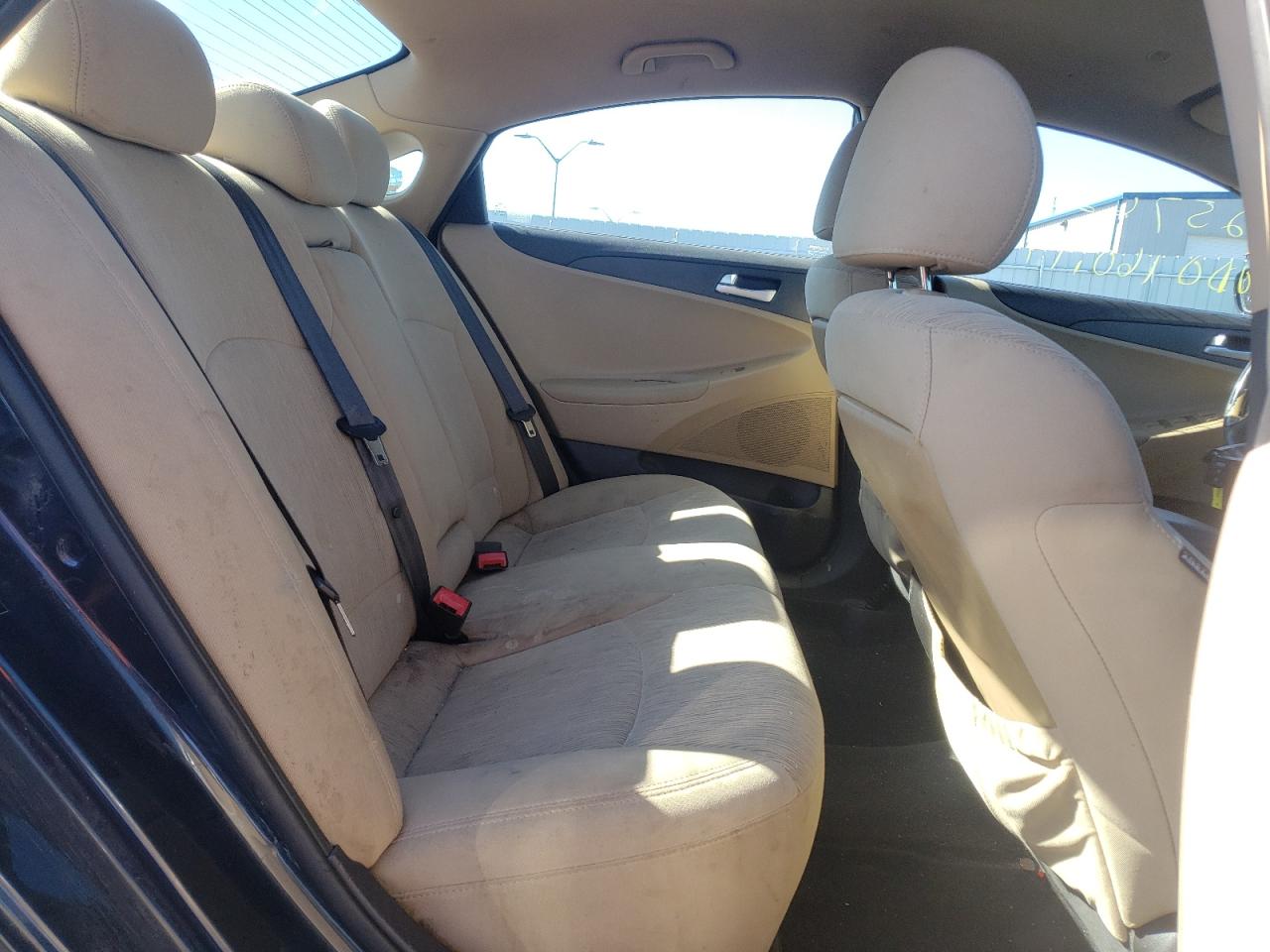 Photo 6 from auction – 2011 HYUNDAI SONATA SE with VIN 5NPEB4AC5BH193509