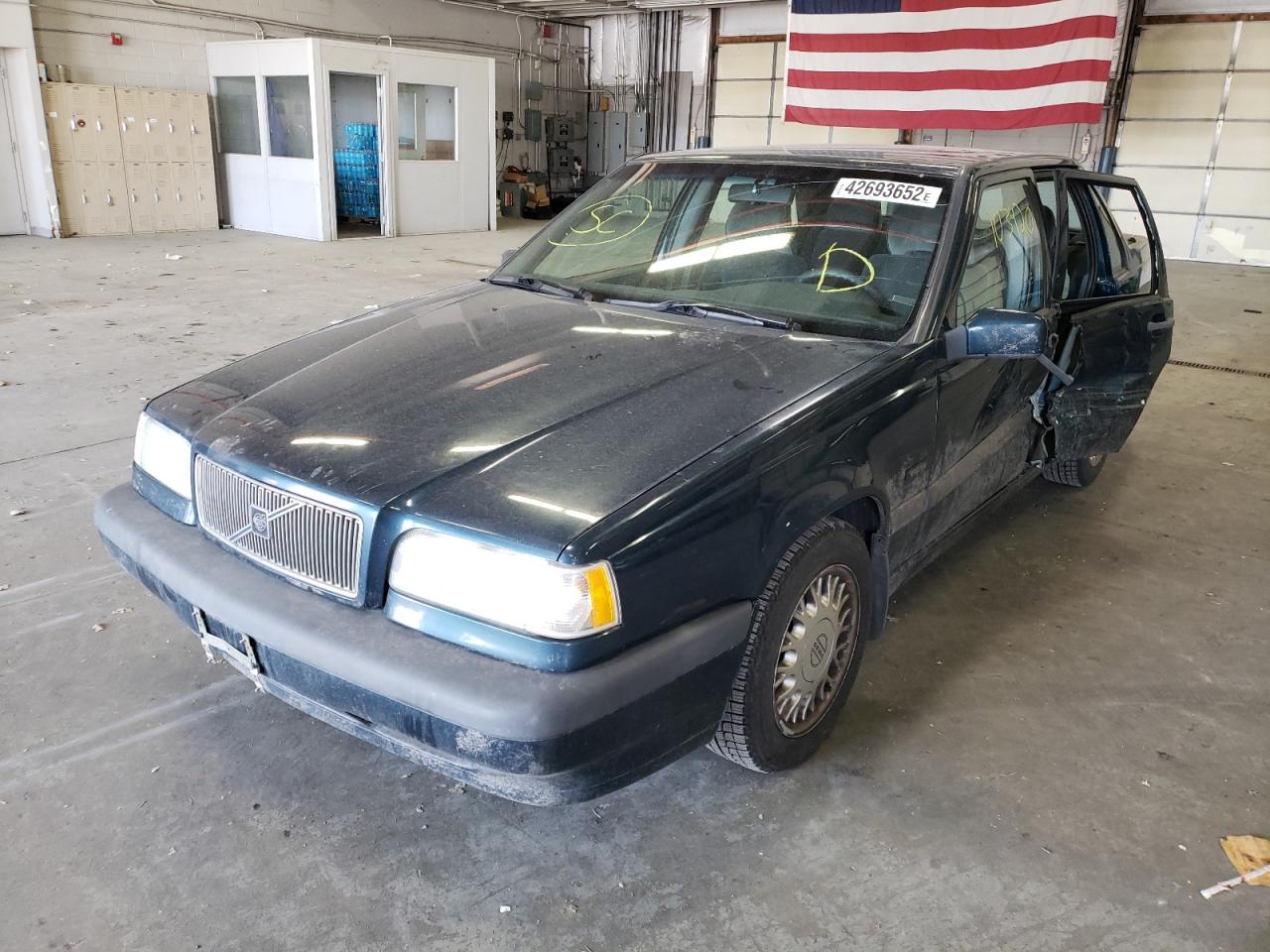 Photo 2 from auction – 1995 VOLVO 850 BASE with VIN YV1LS5531S2244247