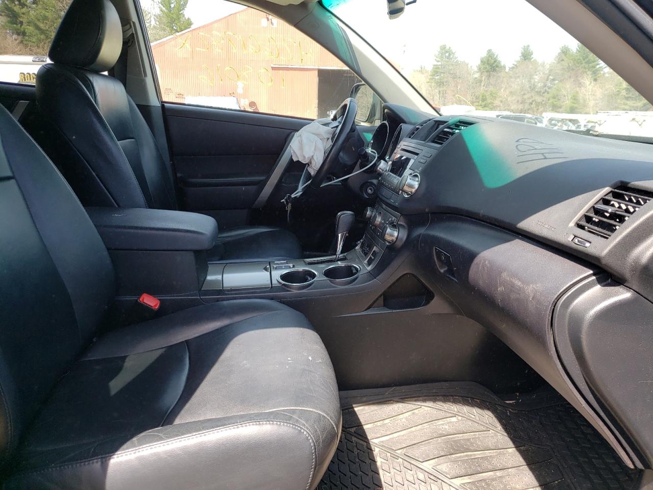 Photo 5 from auction – 2012 TOYOTA HIGHLANDER with VIN 5TDBK3EH8CS167923