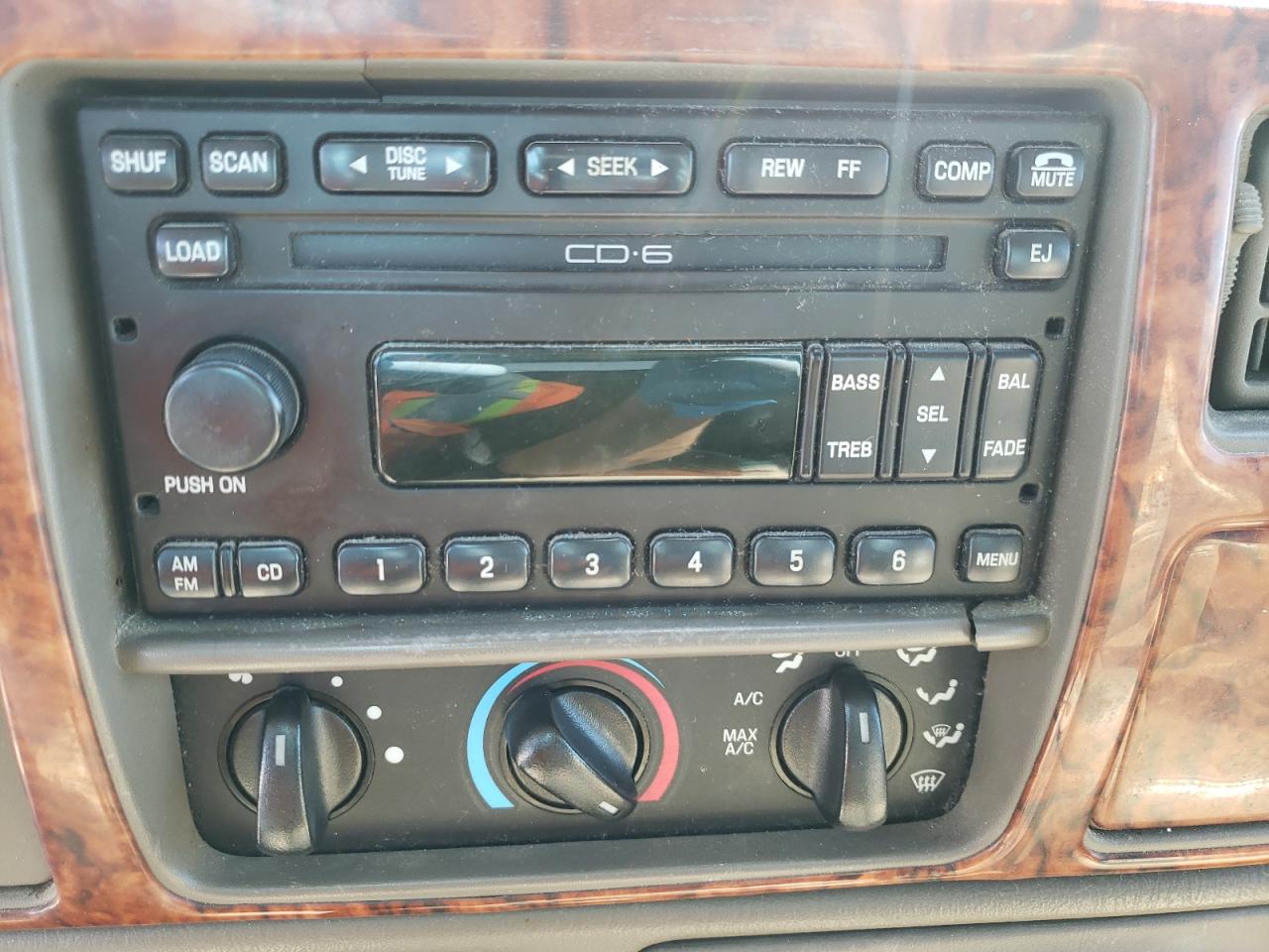 Photo 9 from auction – 2001 FORD EXCURSION with VIN 1FMSU43FX1EA39117