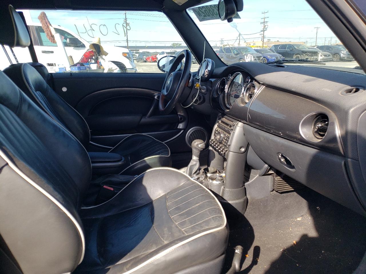 Фото 5 с аукциона – 2008 MINI COOPER S с VIN WMWRH335X8TL97393