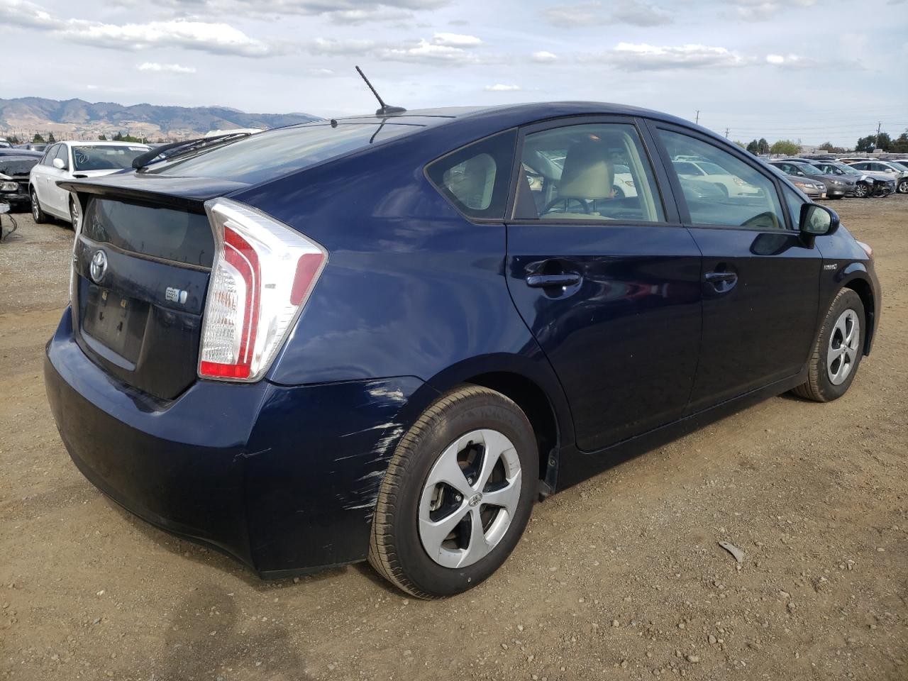 Photo 4 from auction – 2014 TOYOTA PRIUS with VIN JTDKN3DU7E1761103