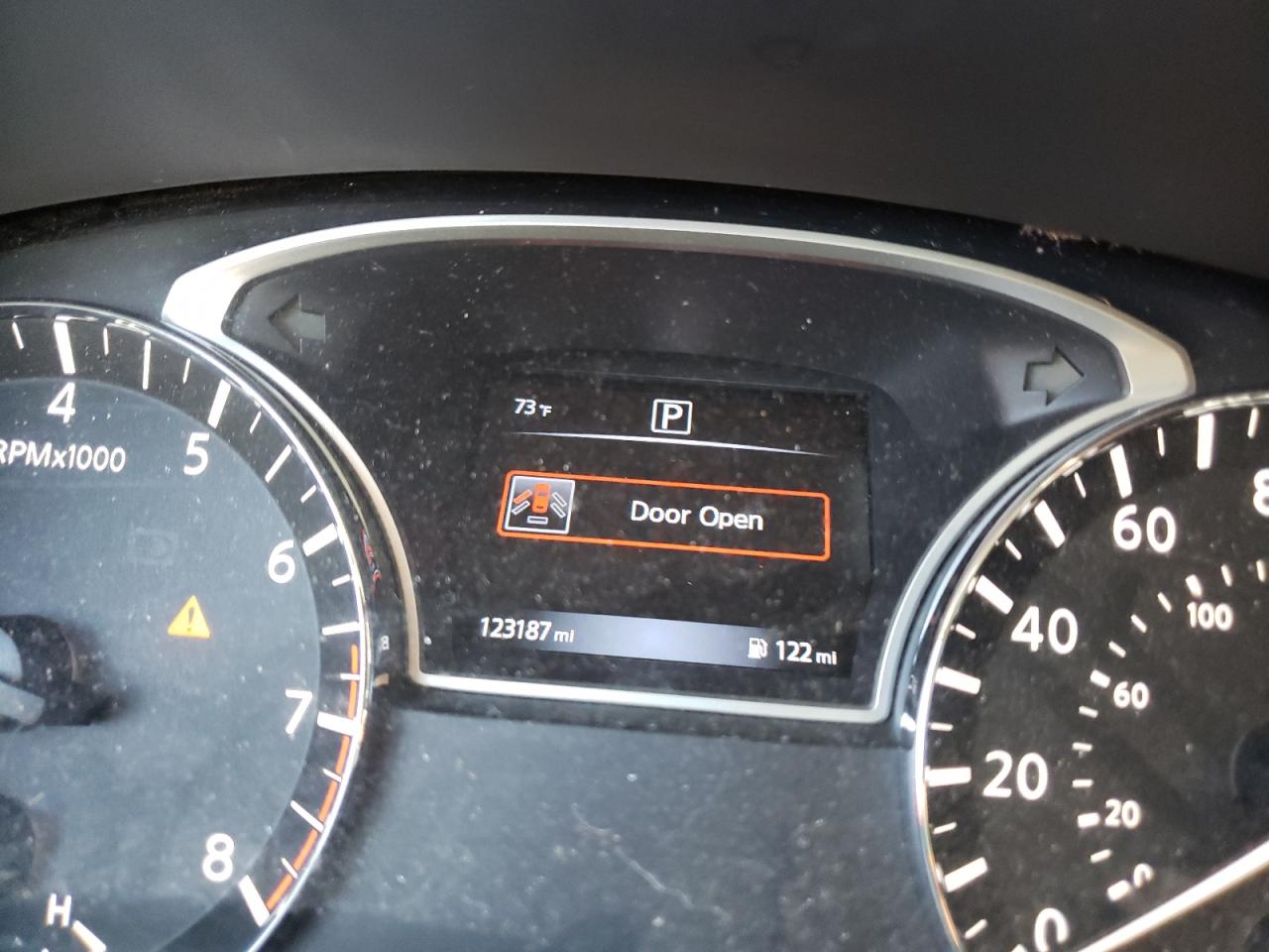 Photo 8 from auction – 2017 NISSAN PATHFINDER with VIN 5N1DR2MN3HC616483