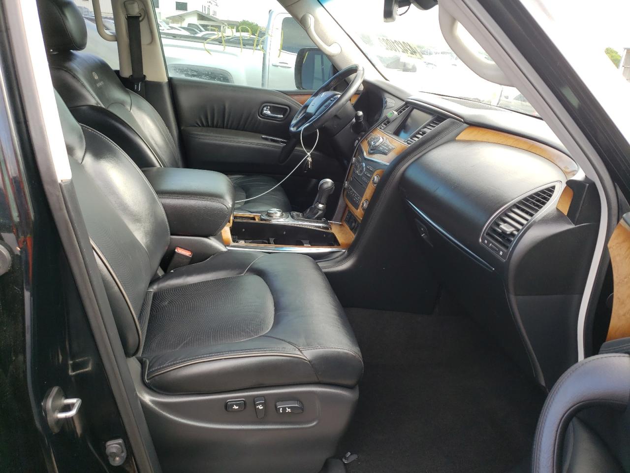 Photo 5 from auction – 2011 INFINITI QX56 with VIN JN8AZ2NC2B9302823