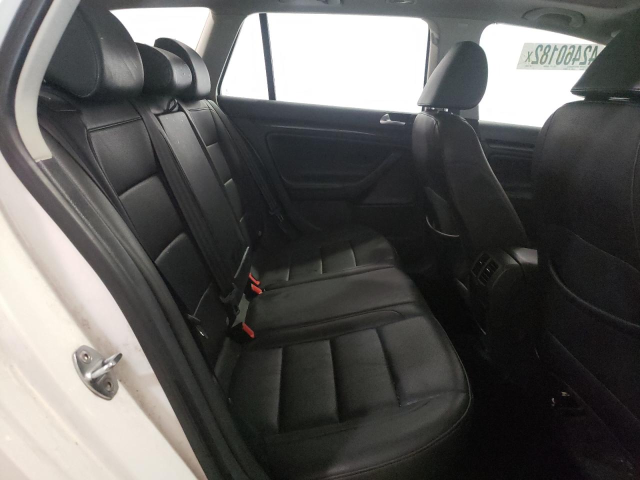 Photo 6 from auction – 2012 VOLKSWAGEN JETTA S with VIN 3VWPX7AJ9CM620063