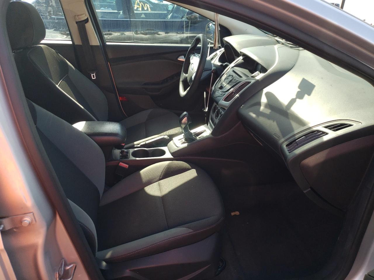 Photo 5 from auction – 2014 FORD FOCUS SE with VIN 1FADP3K20EL295660
