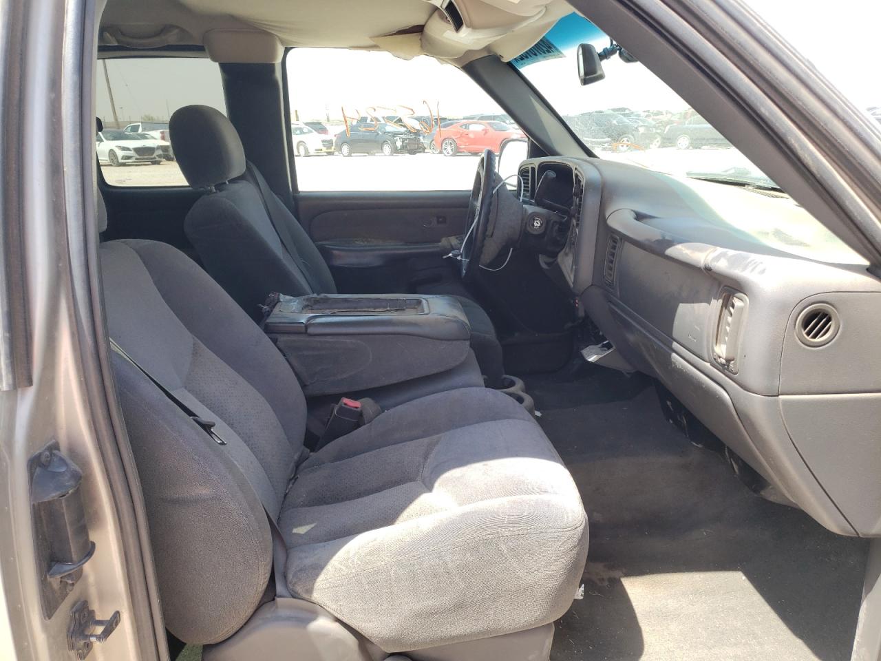 Photo 5 from auction – 2003 CHEVROLET SILVERADO with VIN 2GCEC19V231189924