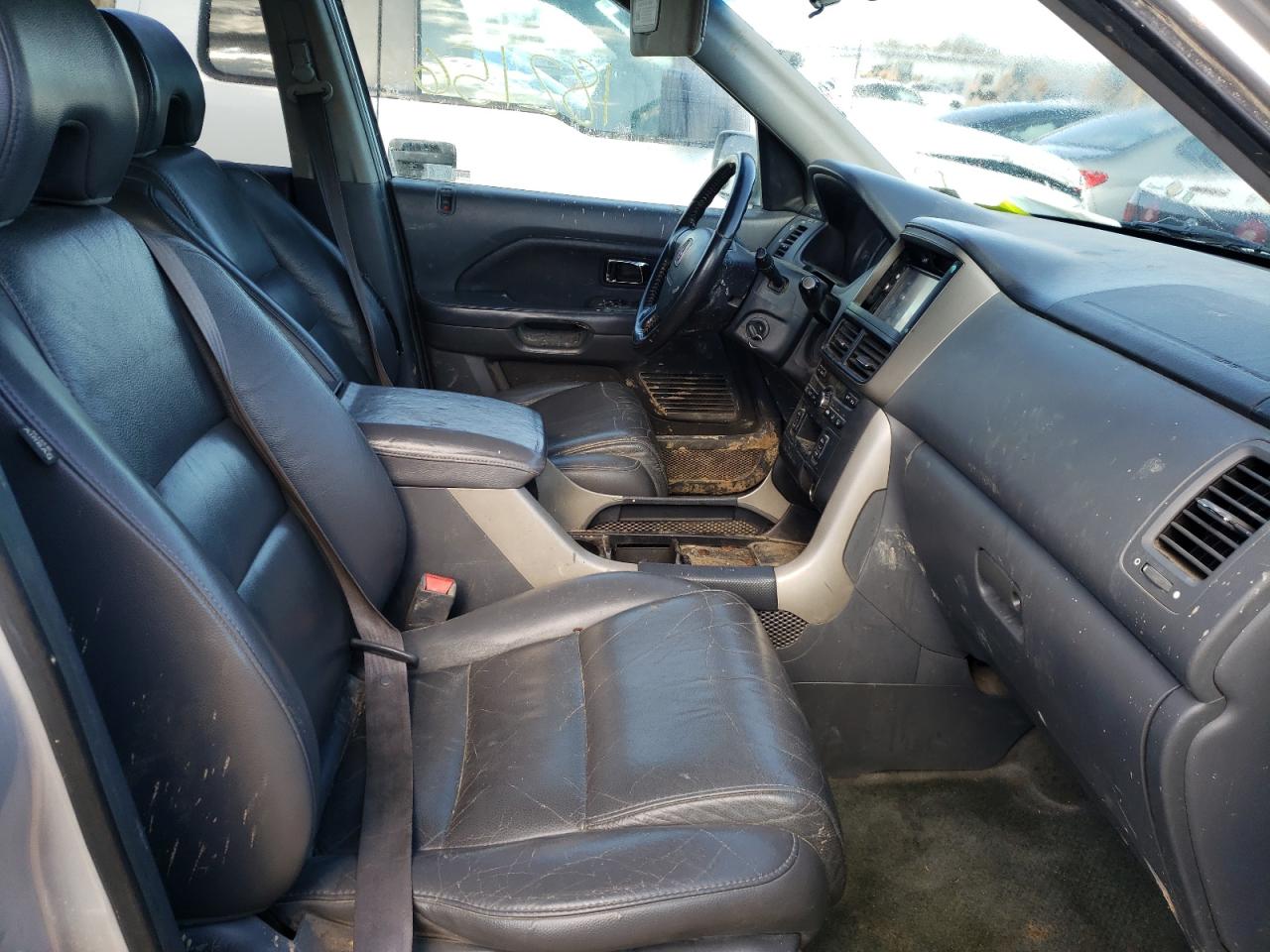 Photo 5 from auction – 2006 HONDA PILOT EX with VIN 2HKYF185X6H560143