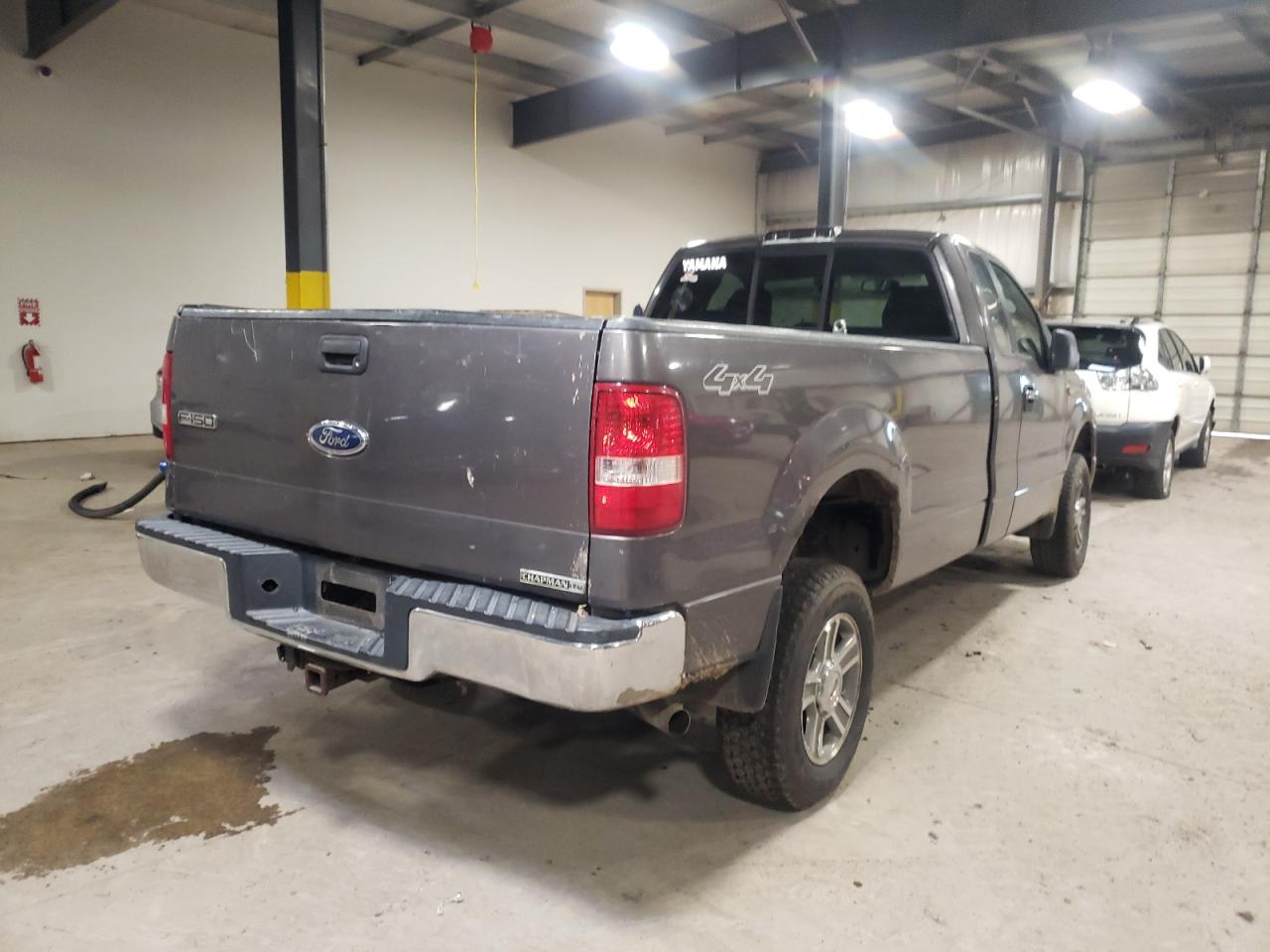 Photo 4 from auction – 2005 FORD F150 with VIN 1FTRF14W35KC01137