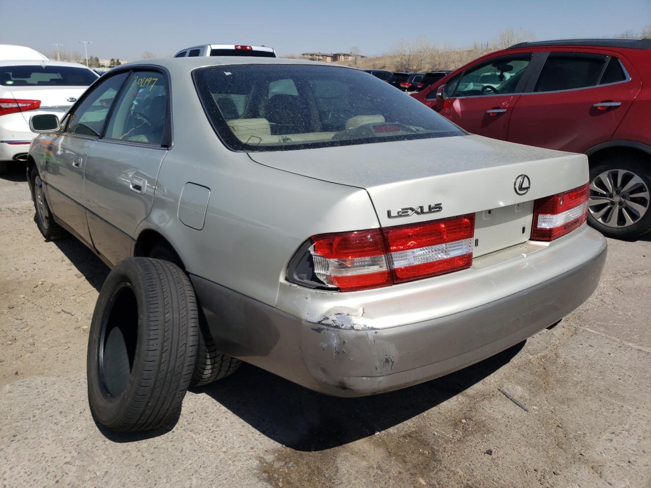 Photo 3 from auction – 2001 LEXUS ES 300 with VIN JT8BF28G910321765