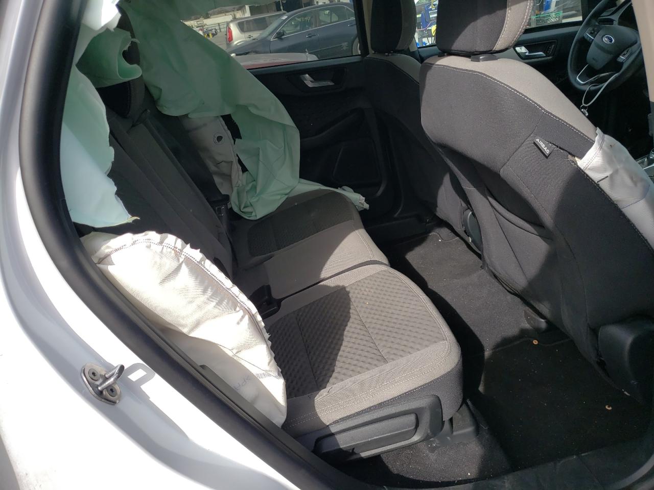 Photo 6 from auction – 2020 FORD ESCAPE SE with VIN 1FMCU0G60LUA57271