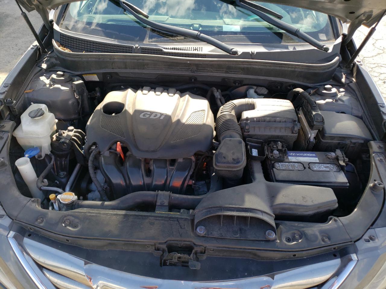 Photo 7 from auction – 2011 HYUNDAI SONATA SE with VIN 5NPEC4AC4BH175127