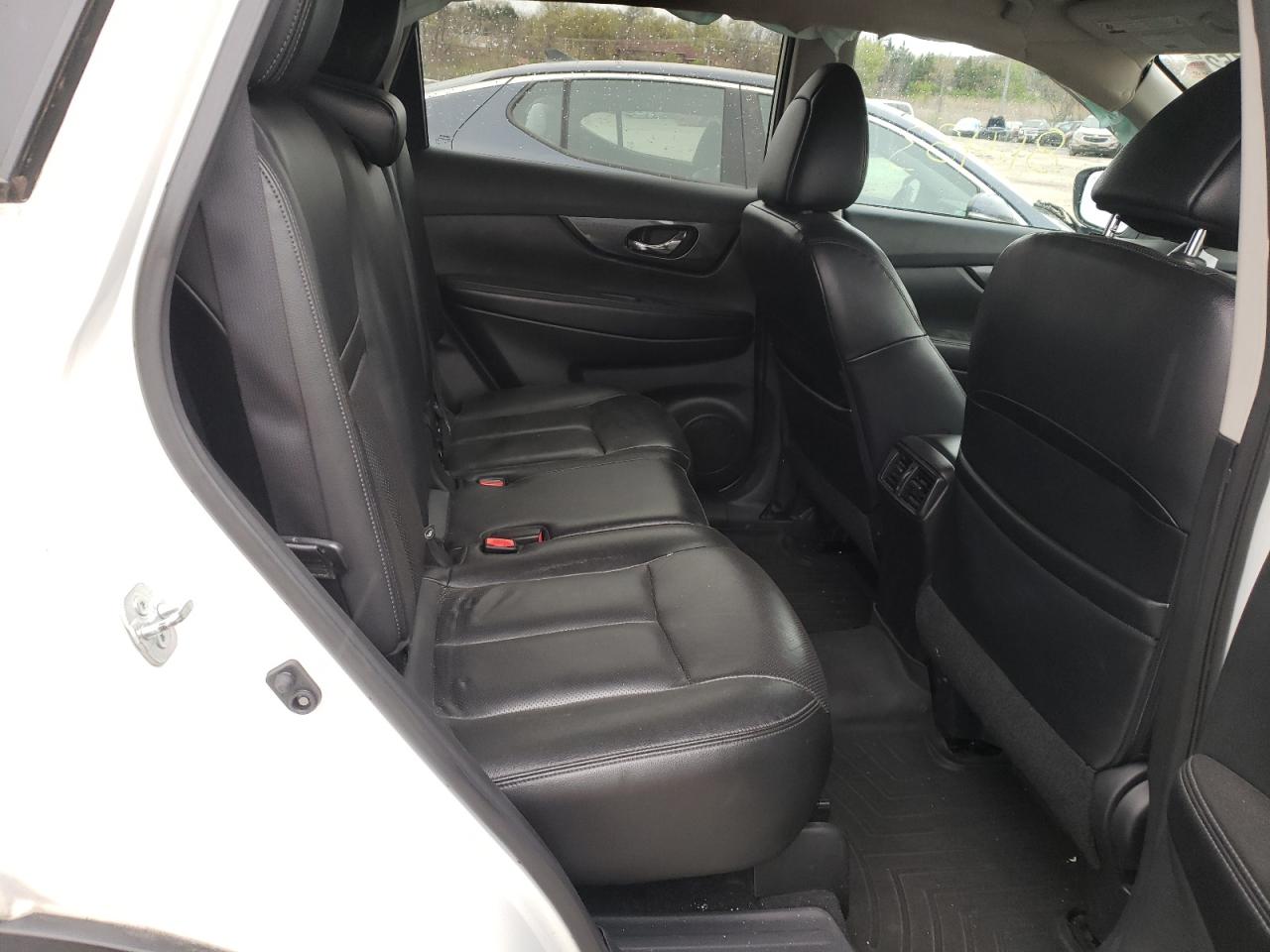 Photo 6 from auction – 2015 NISSAN ROGUE S with VIN 5N1AT2MV3FC919832