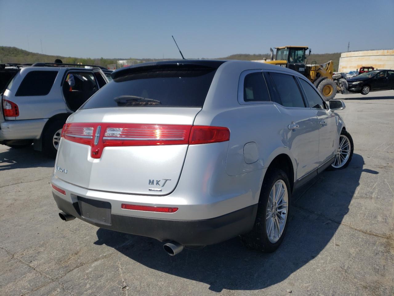 Photo 4 from auction – 2015 LINCOLN MKT with VIN 2LMHJ5AT7FBL01801