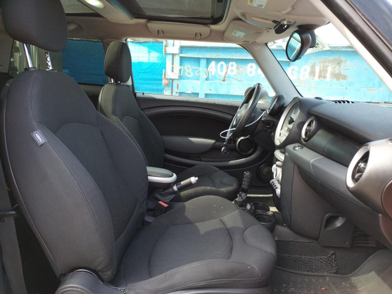 Photo 5 from auction – 2008 MINI COOPER with VIN WMWMF33538TU65033