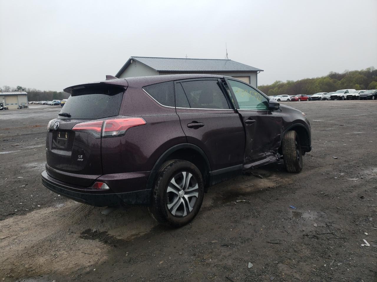 Photo 4 from auction – 2018 TOYOTA RAV4 LE with VIN 2T3BFREV8JW709773