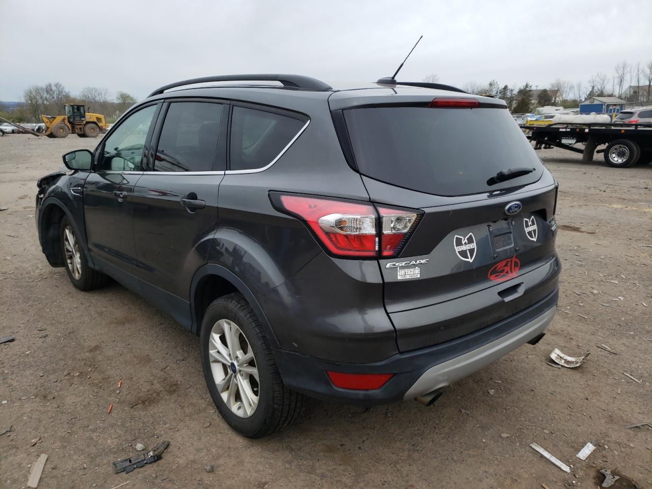Photo 3 from auction – 2018 FORD ESCAPE SE with VIN 1FMCU9GD6JUD13316