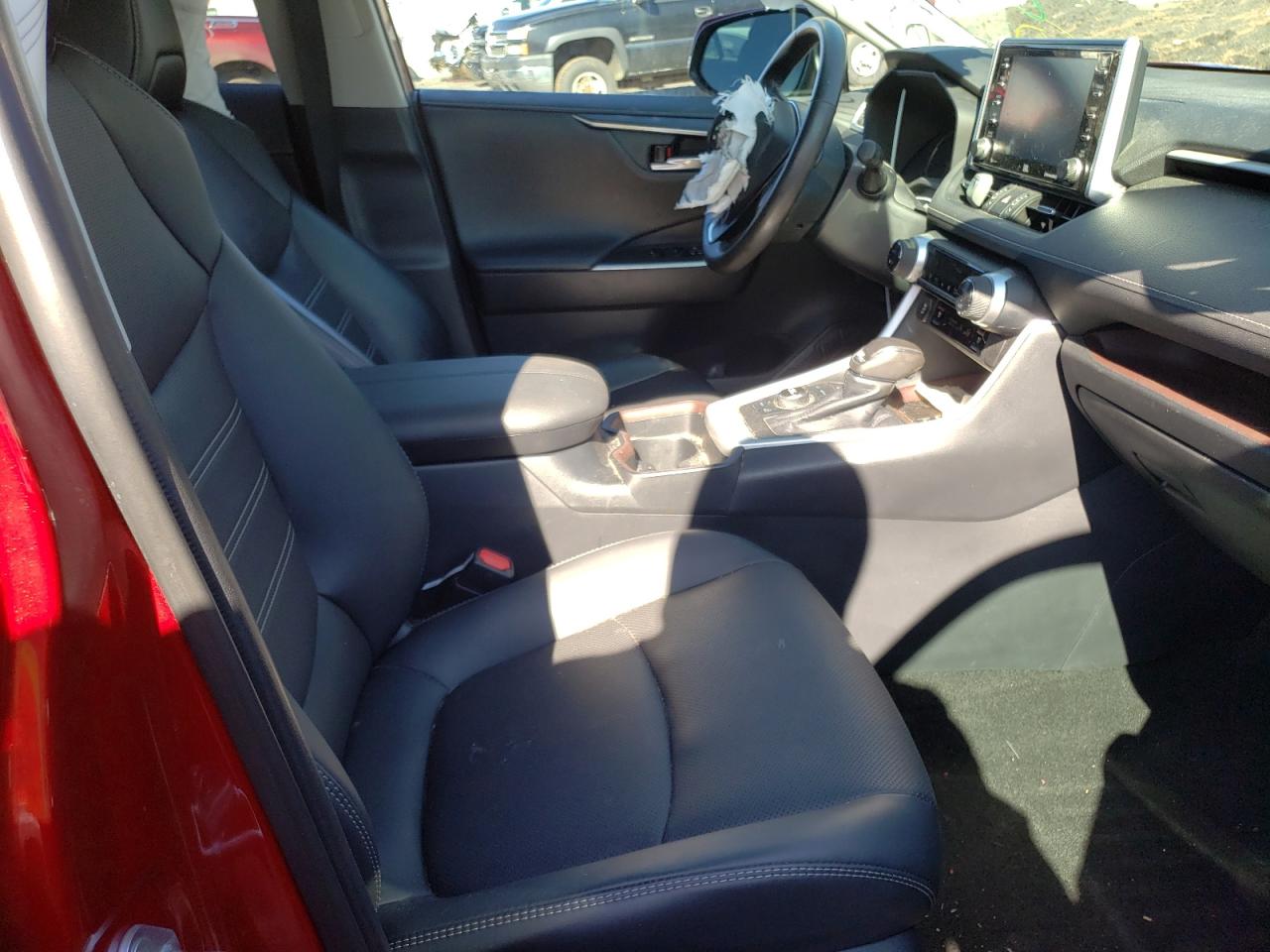 Photo 5 from auction – 2019 TOYOTA RAV4 LIMIT with VIN 2T3N1RFV5KC042996
