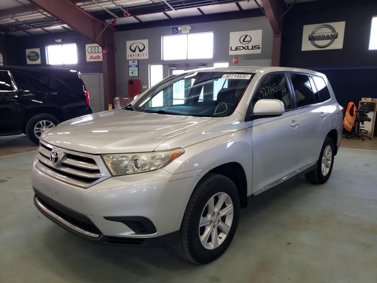 Photo 2 from auction – 2013 TOYOTA HIGHLANDER with VIN 5TDBK3EHXDS184448