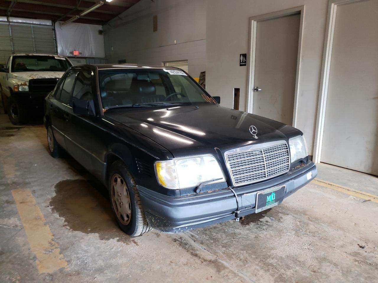 MERCEDES-BENZ E 300D 1995 with VIN WDBEB31E6SC223753 - Photo from auction