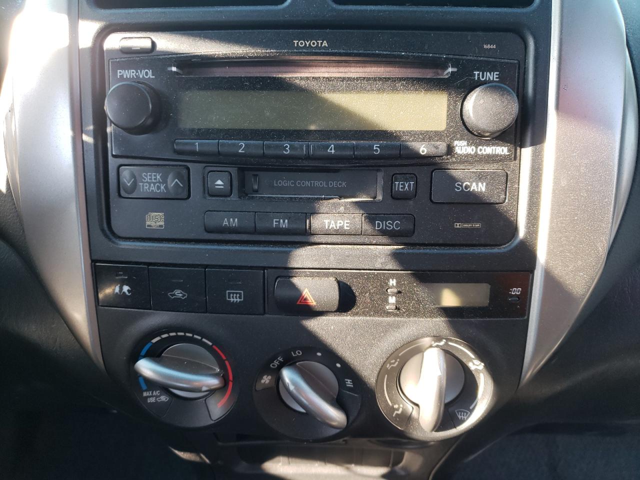 Photo 9 from auction – 2005 TOYOTA RAV4 with VIN JTEHD20V950058268