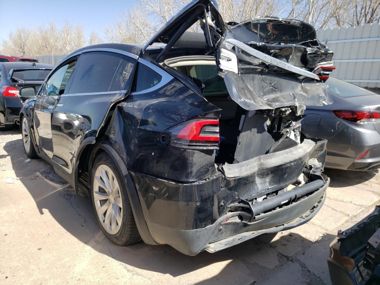 Photo 3 from auction – 2018 TESLA MODEL X with VIN 5YJXCDE28JF103273