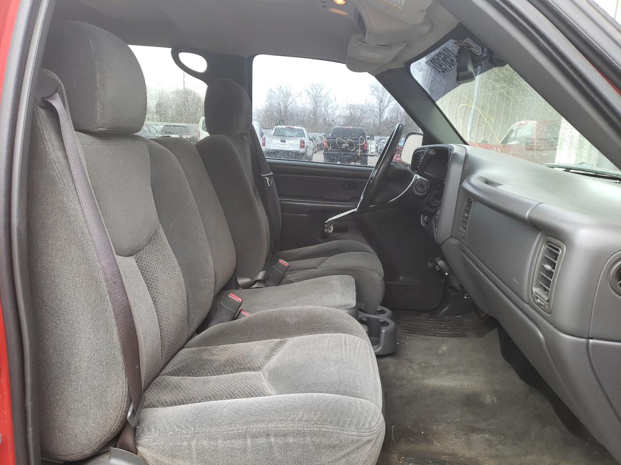 Photo 5 from auction – 2004 CHEVROLET SILVERADO with VIN 2GCEK13T641364395