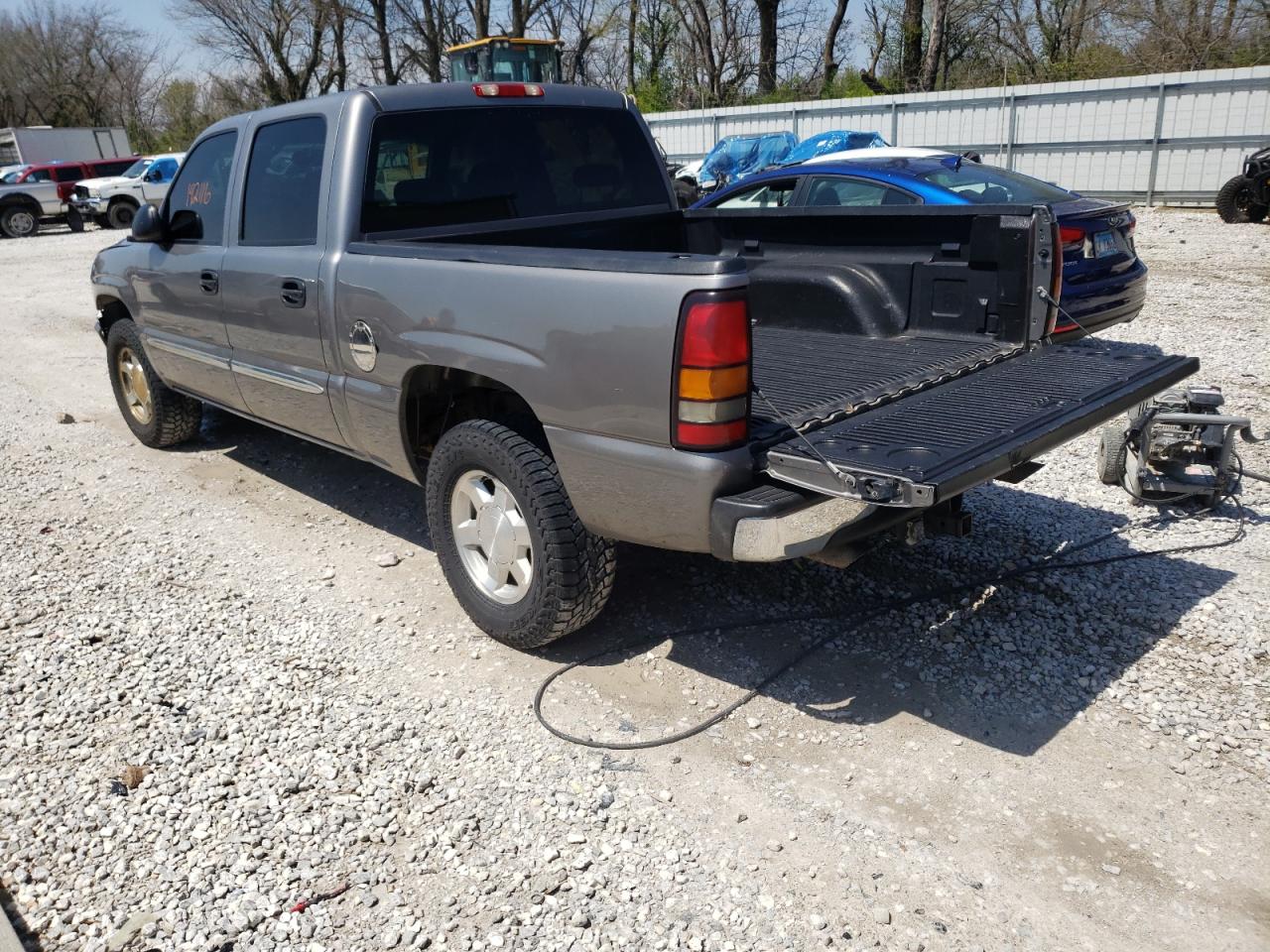 Photo 3 from auction – 2006 GMC NEW SIERRA with VIN 2GTEK13Z961276772