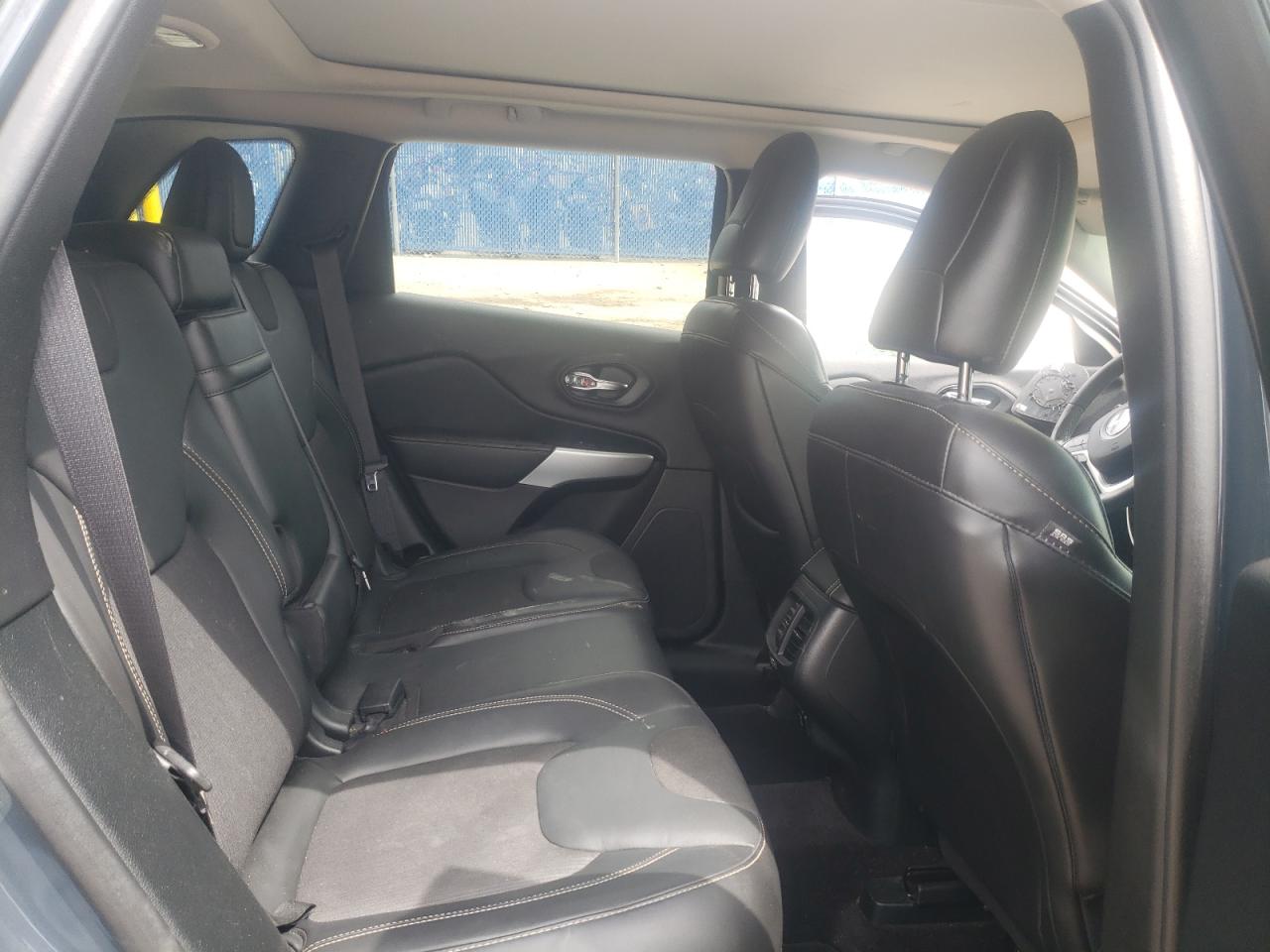Photo 6 from auction – 2018 JEEP CHEROKEE L with VIN 1C4PJLLX3JD580697