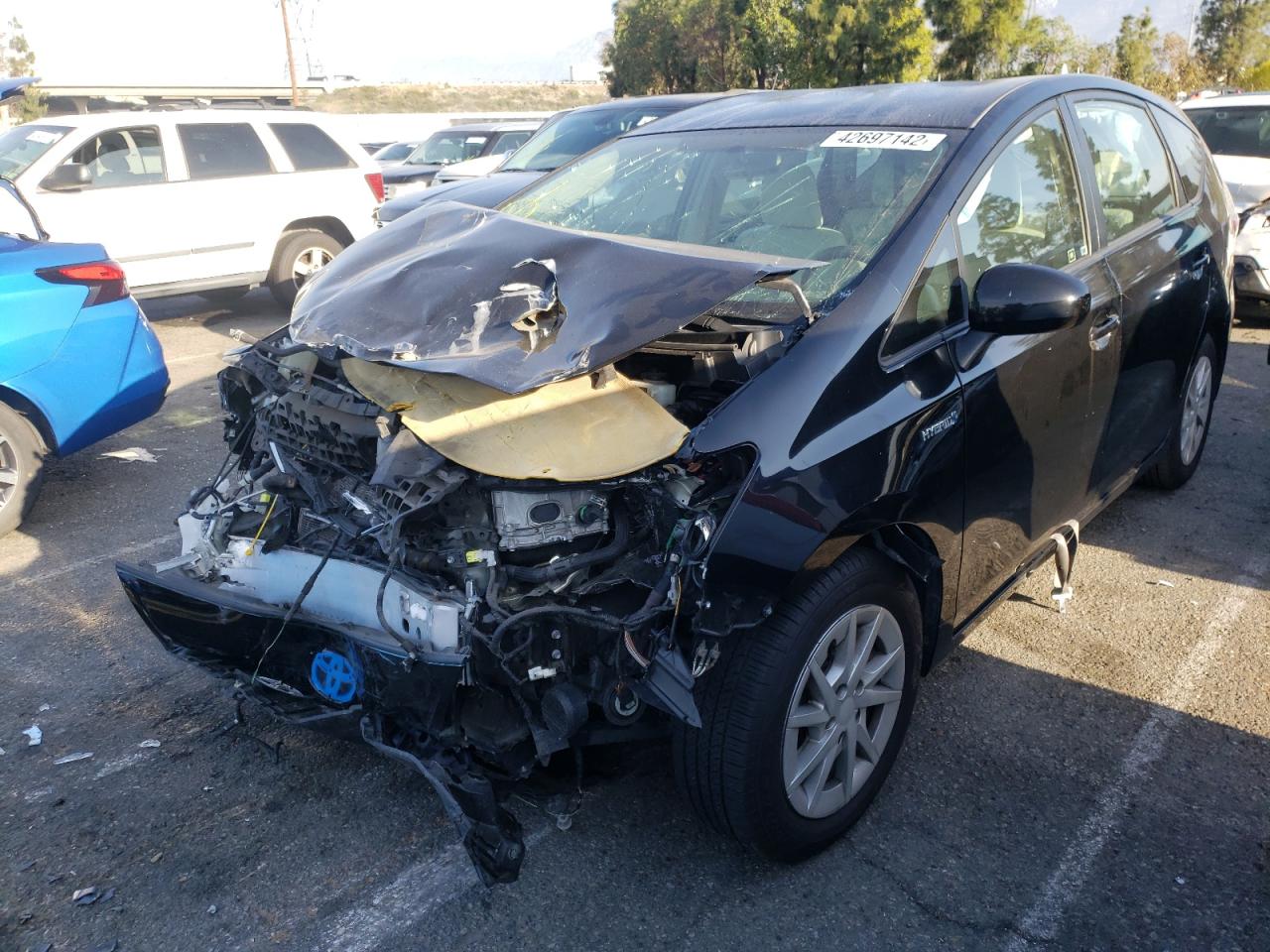 Photo 2 from auction – 2013 TOYOTA PRIUS V with VIN JTDZN3EU9D3279684