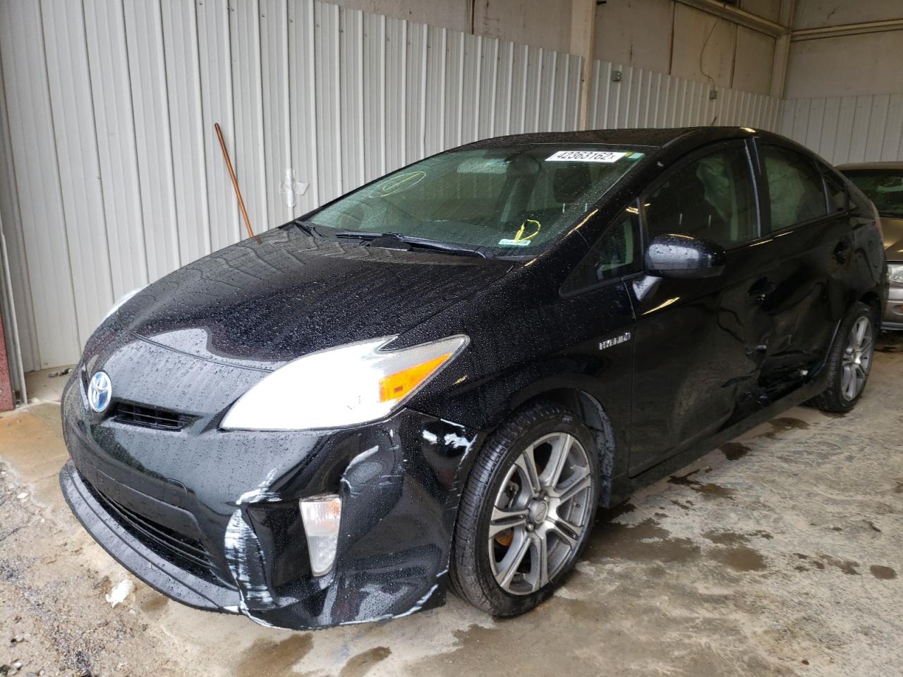 Photo 2 from auction – 2013 TOYOTA PRIUS with VIN JTDKN3DU1D5593496
