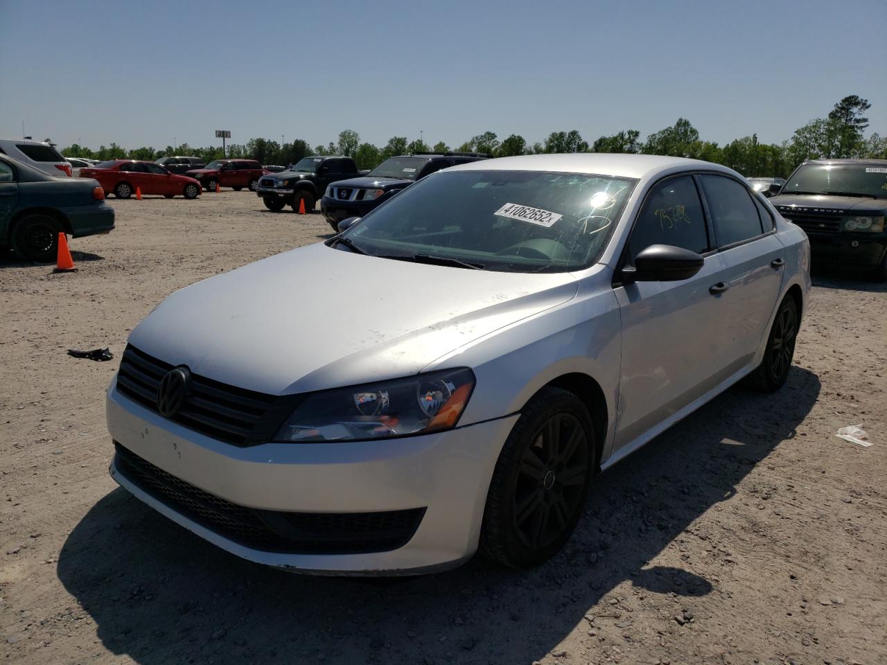Photo 2 from auction – 2012 VOLKSWAGEN PASSAT S with VIN 1VWAP7A36CC062553