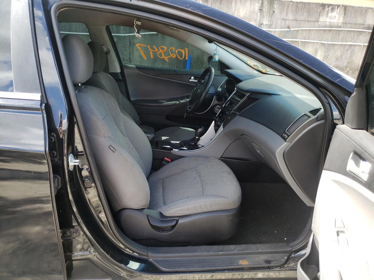 Photo 5 from auction – 2014 HYUNDAI SONATA GLS with VIN 5NPEB4AC3EH860050