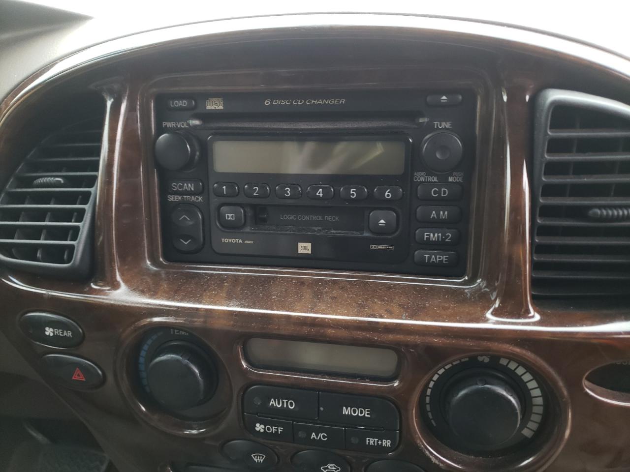 Photo 9 from auction – 2002 TOYOTA SEQUOIA with VIN 5TDBT44A42S095401