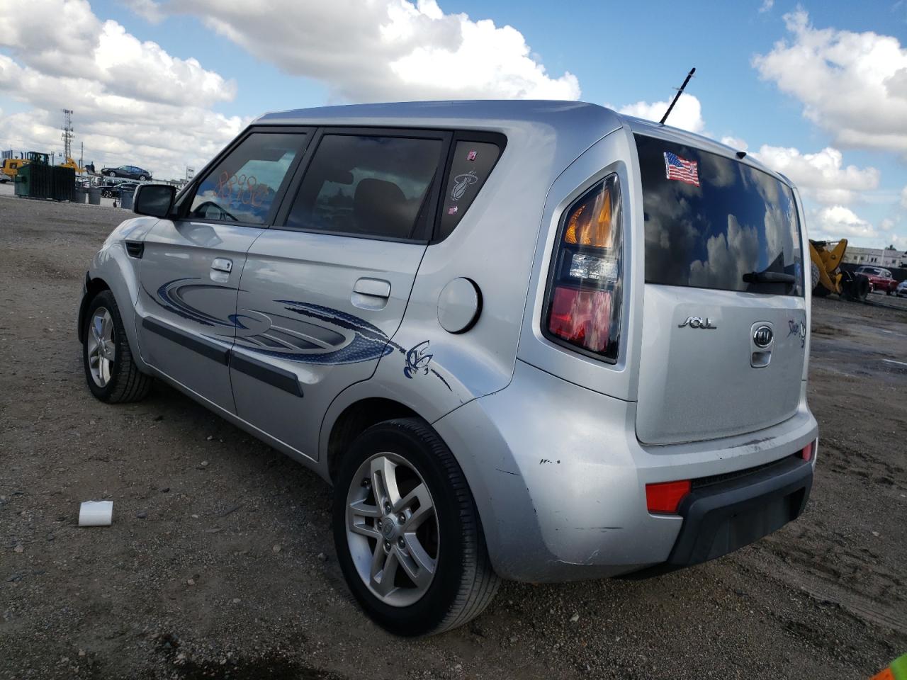 Photo 3 from auction – 2010 KIA SOUL + with VIN KNDJT2A25A7701908