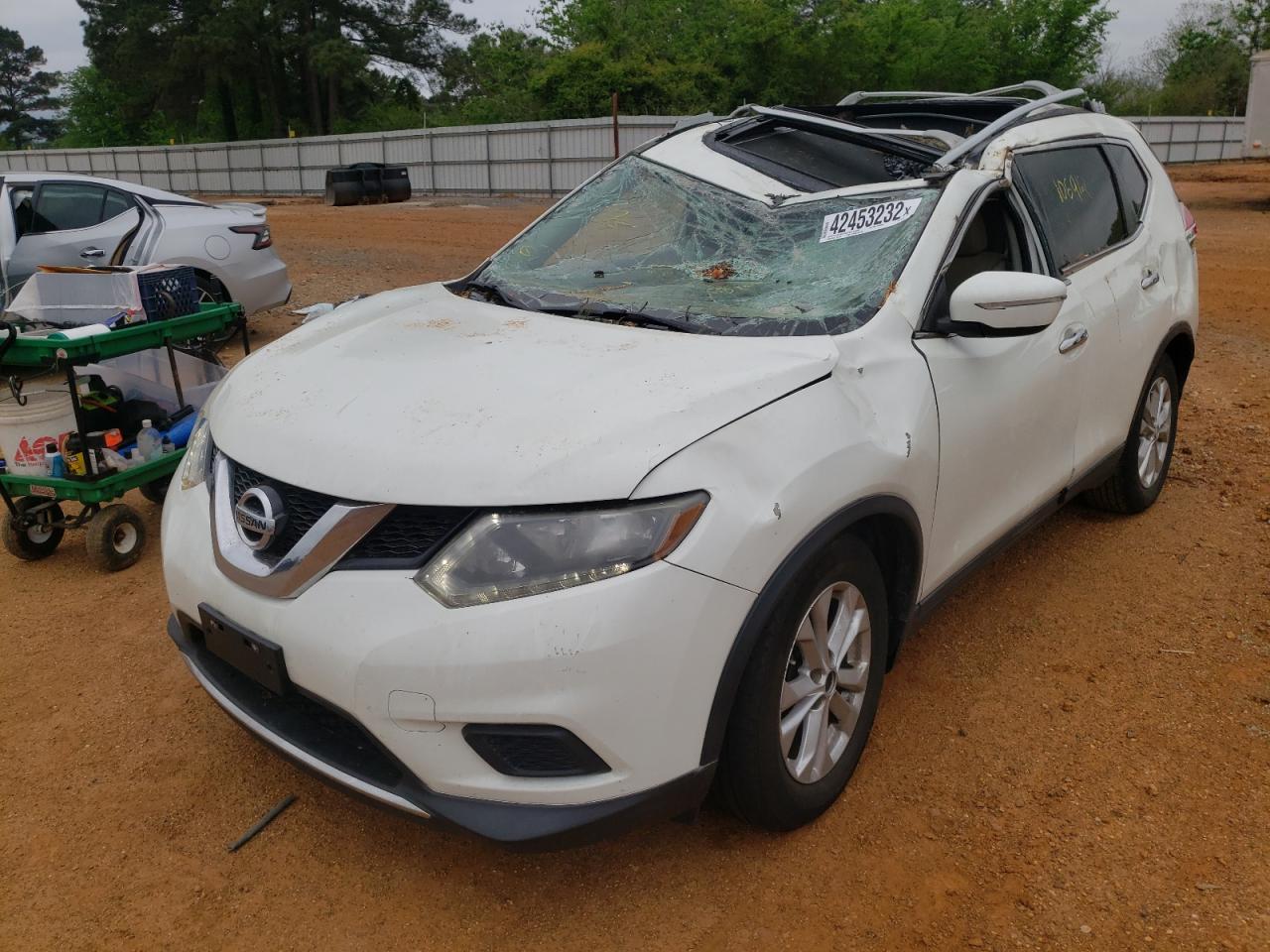 Photo 2 from auction – 2015 NISSAN ROGUE S with VIN 5N1AT2MT9FC916352