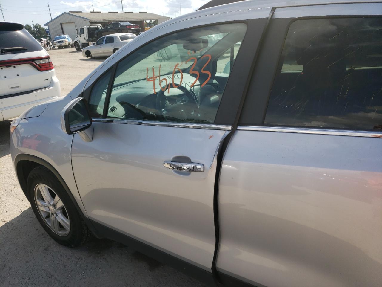 Photo 9 from auction – 2019 CHEVROLET TRAX 1LT with VIN 3GNCJLSB2KL395032