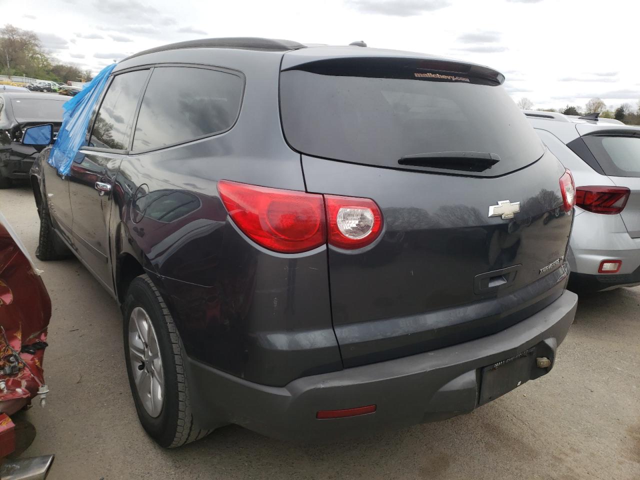 Photo 3 from auction – 2011 CHEVROLET TRAVERSE L with VIN 1GNKRFED0BJ169131