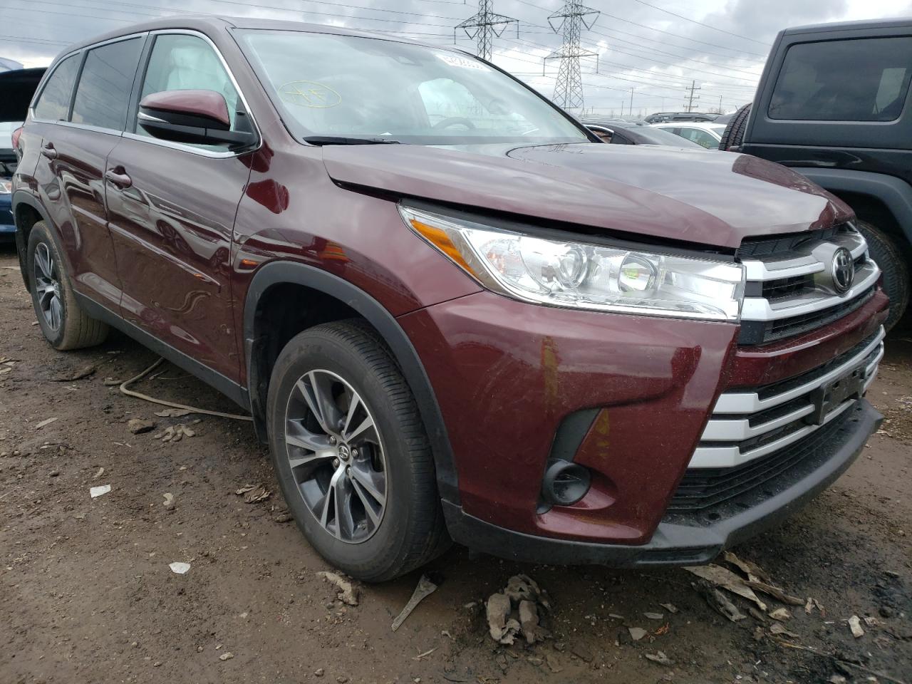 TOYOTA HIGHLANDER 2019 with VIN 5TDBZRFH1KS715353 - Photo from auction