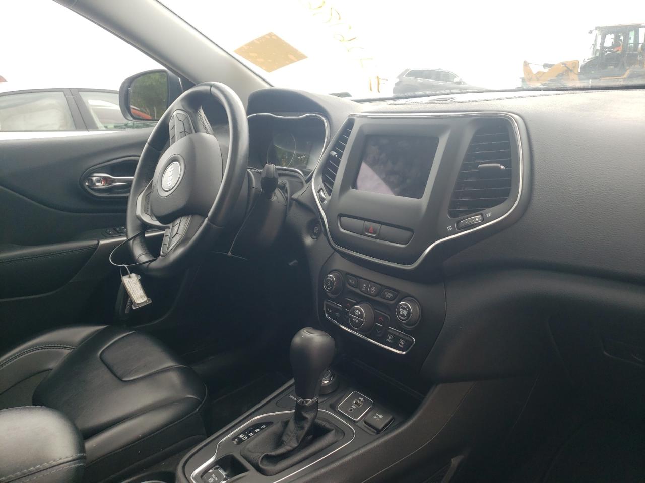 Photo 9 from auction – 2019 JEEP CHEROKEE L with VIN 1C4PJMLB2KD177144
