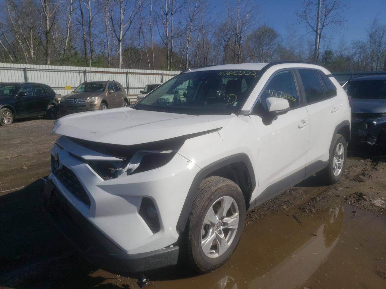 Photo 2 from auction – 2021 TOYOTA RAV4 XLE with VIN 2T3W1RFVXMW150598