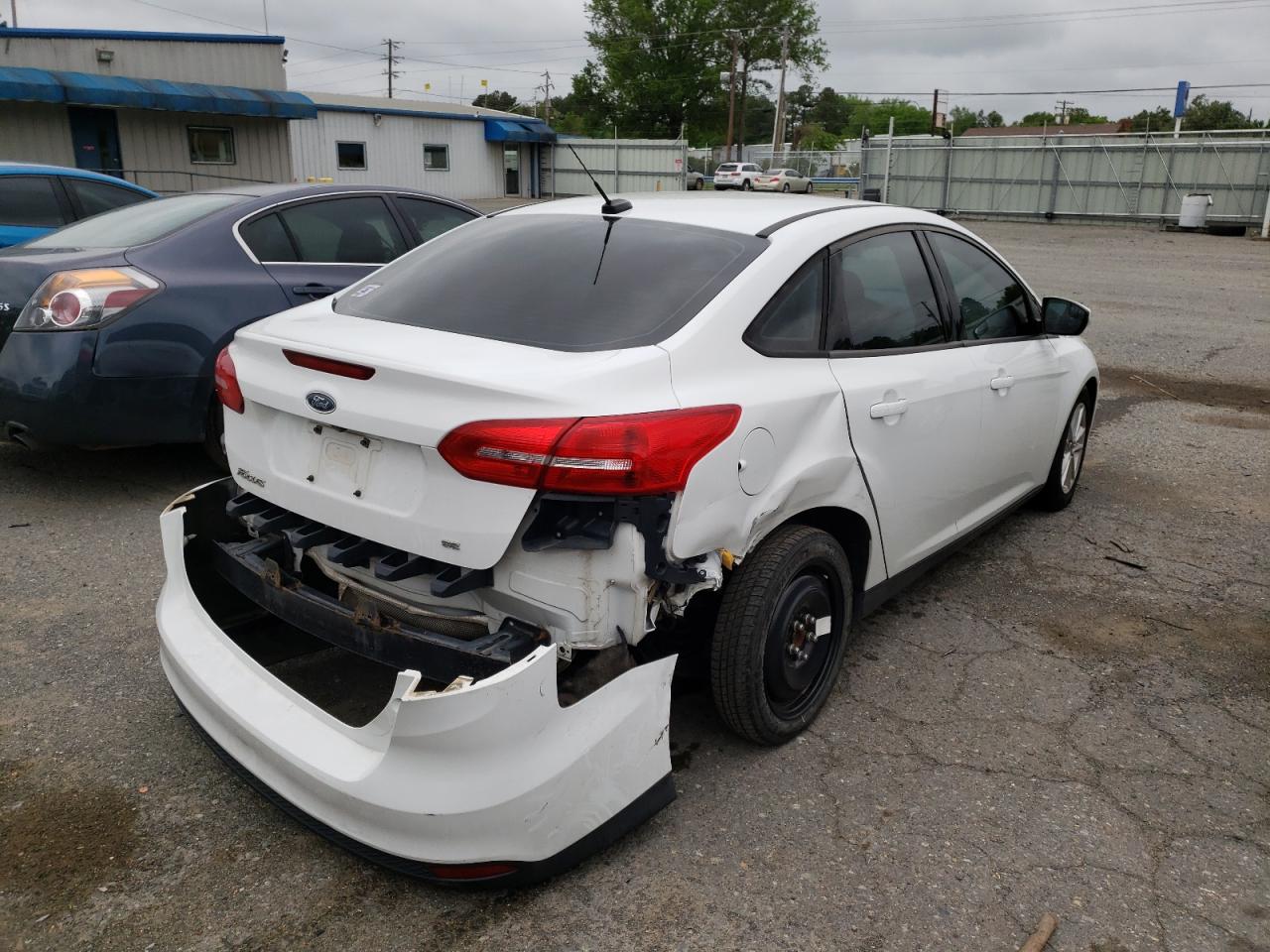 Photo 4 from auction – 2015 FORD FOCUS SE with VIN 1FADP3F2XFL263939