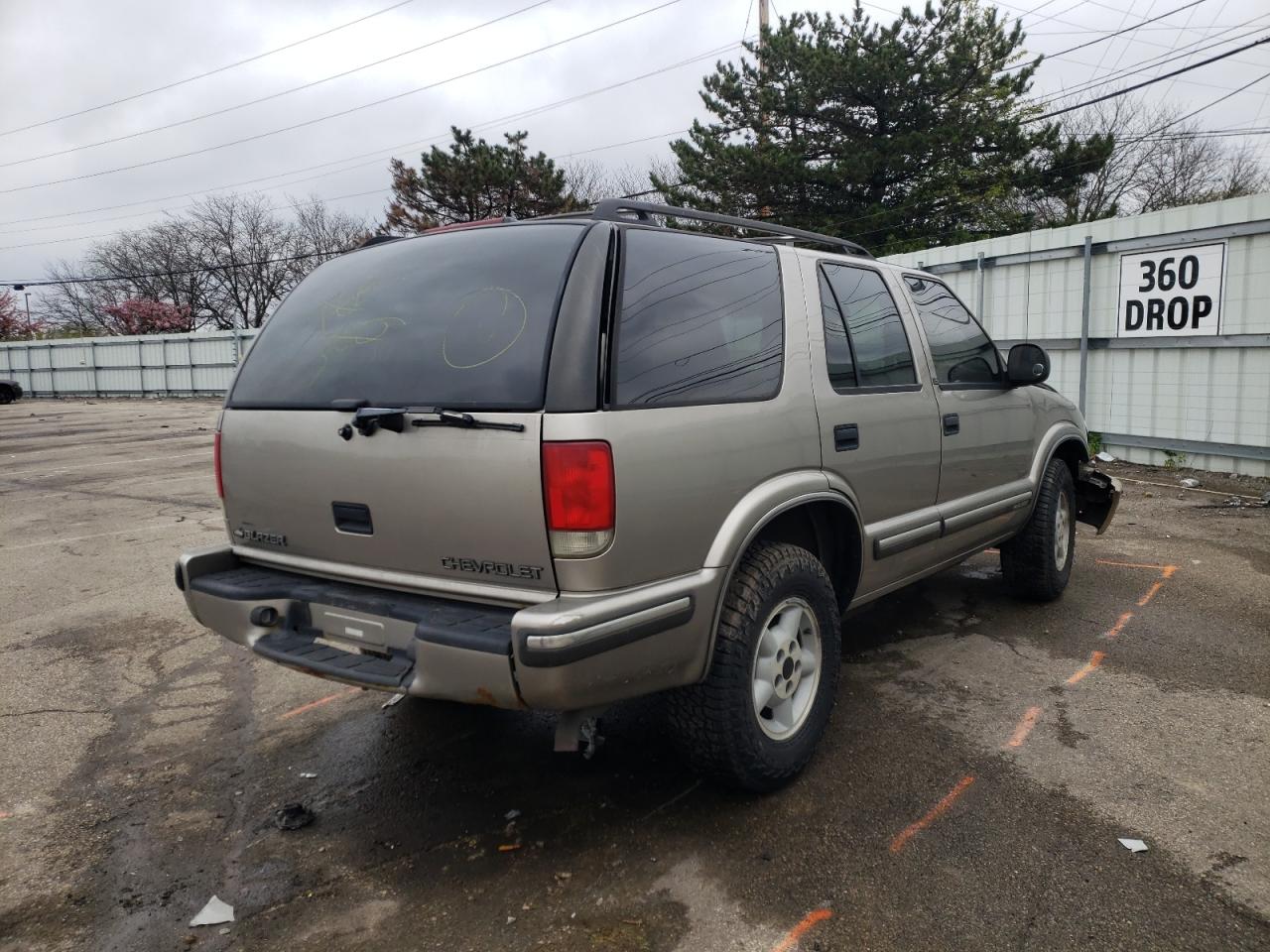 Photo 4 from auction – 1998 CHEVROLET BLAZER with VIN 1GNDT13W0W2280716
