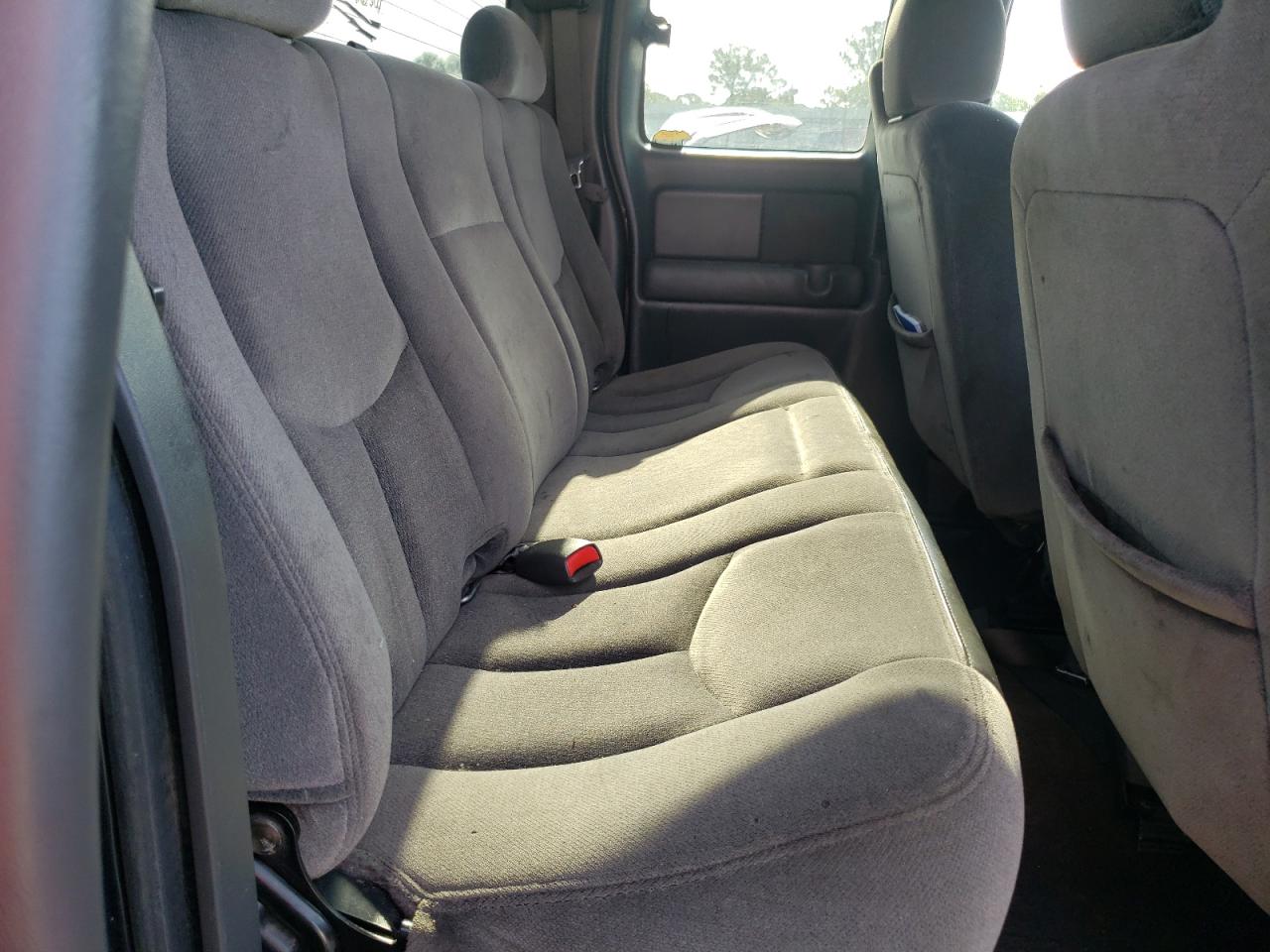 Photo 6 from auction – 2005 GMC NEW SIERRA with VIN 2GTEK19B951163445
