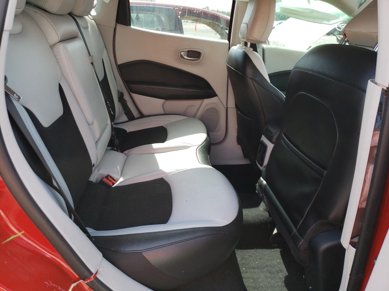 Photo 6 from auction – 2020 JEEP COMPASS LA with VIN 3C4NJCBB4LT247077