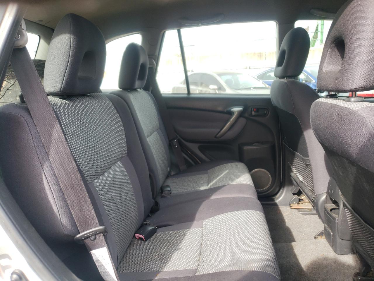 Photo 6 from auction – 2004 TOYOTA RAV4 with VIN JTEGD20V240011710