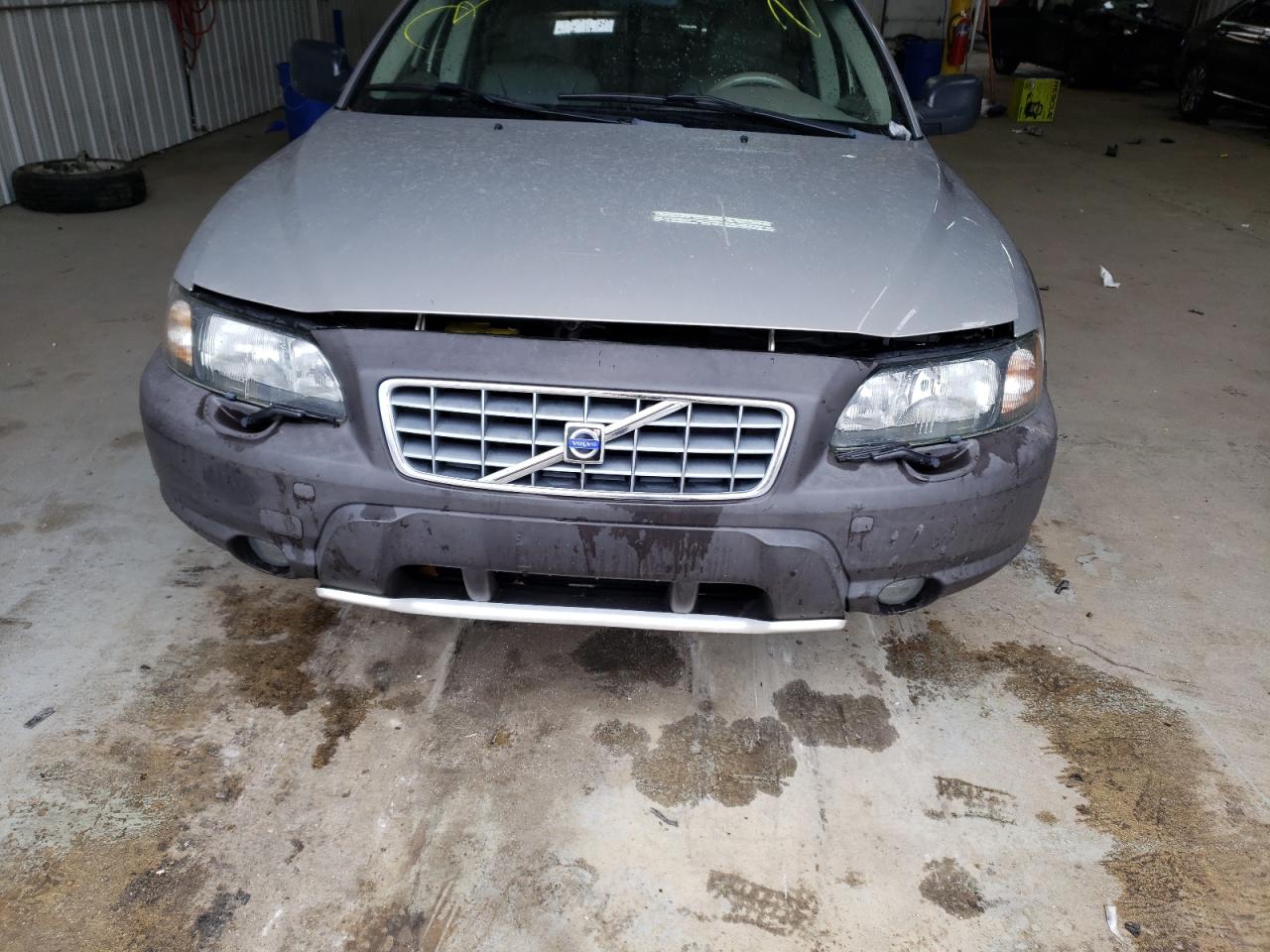 Photo 9 from auction – 2002 VOLVO V70 with VIN YV1SZ58D621066935