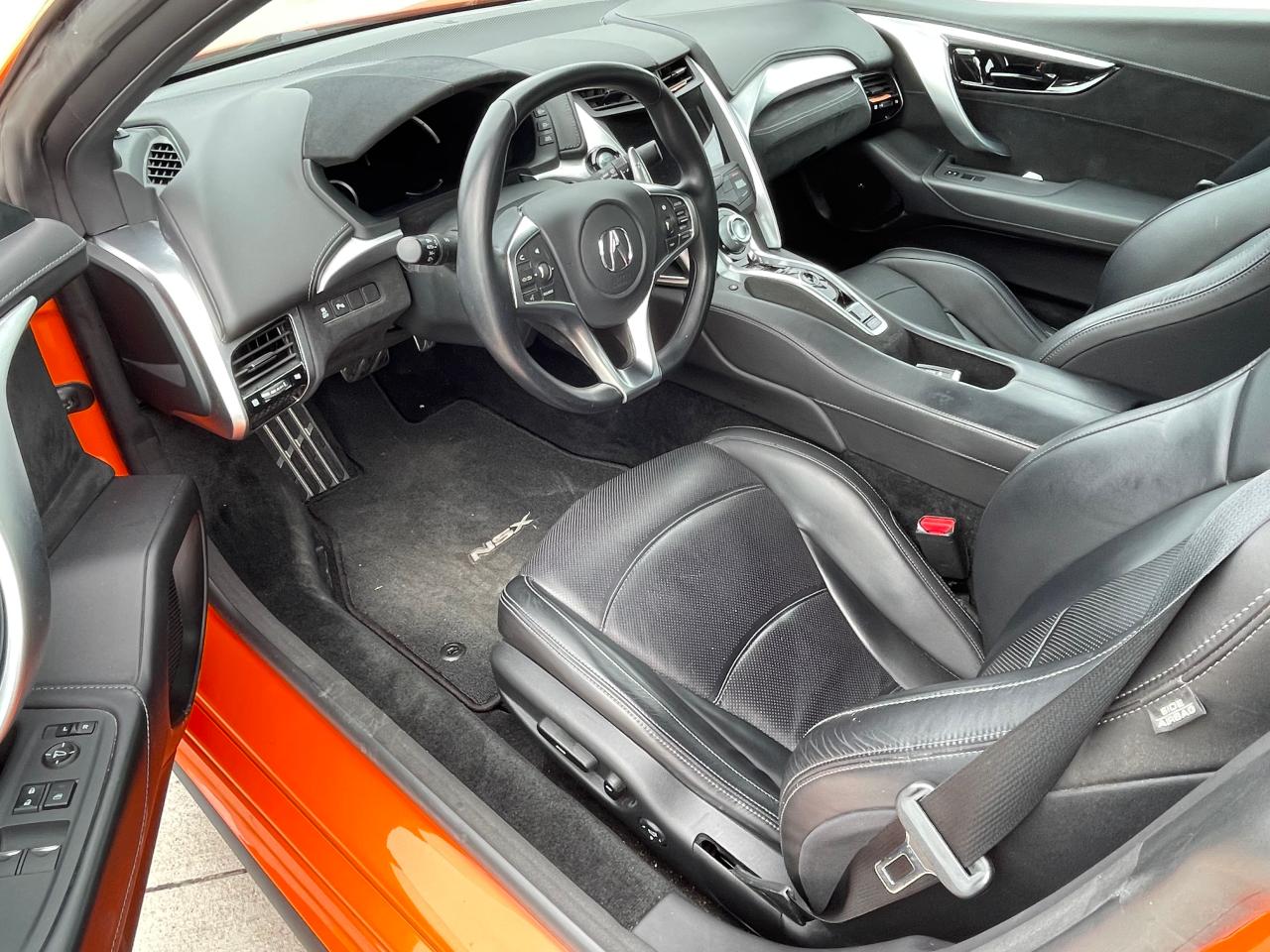 Photo 9 from auction – 2019 ACURA NSX with VIN 19UNC1B09KY000052