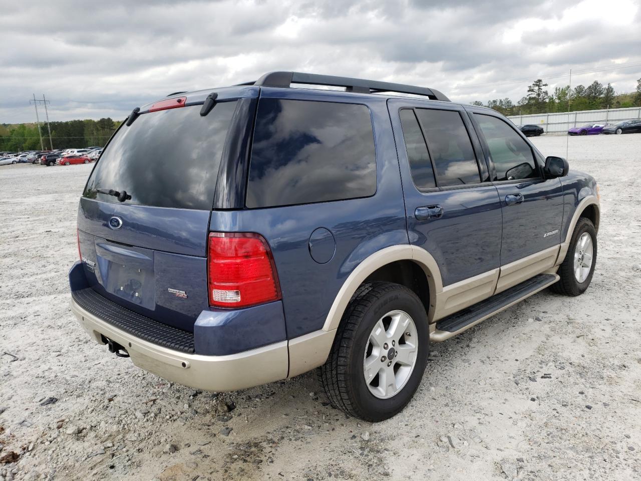 Photo 4 from auction – 2005 FORD EXPLORER E with VIN 1FMZU64K25UB43389